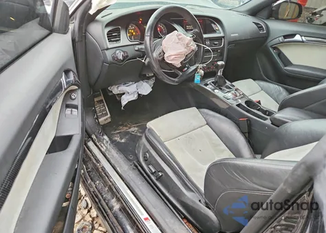 2013 Audi S5 Premium Plus z USA, uszkodzony, nr VIN WAUGGAFR4DA048958